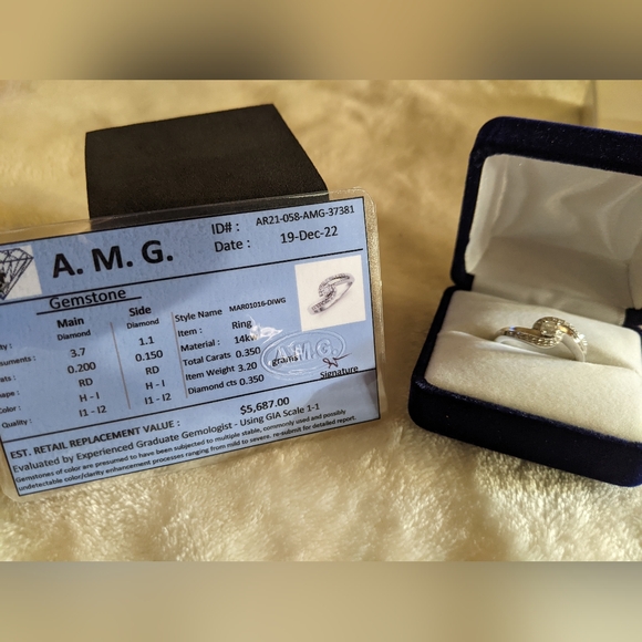 14k white gold diamond ring. - Picture 1 of 12